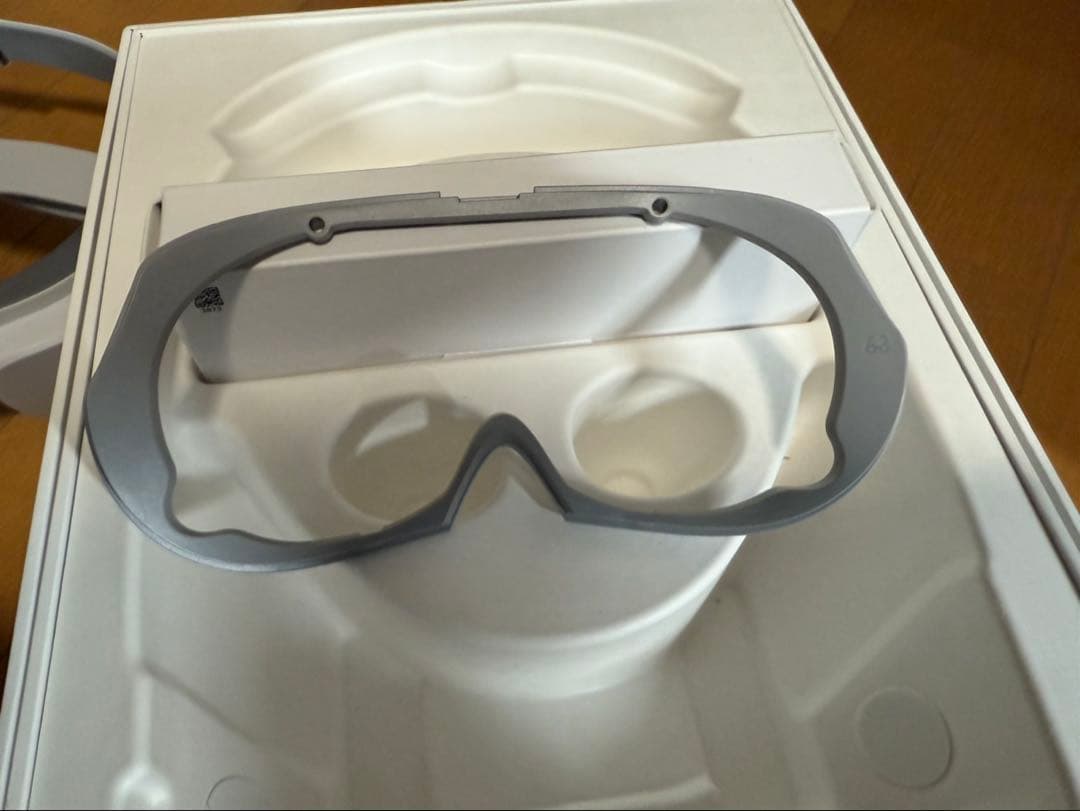 ★中古★【PICO】VRヘッドセット＋モーショントラッカー 説明書・充電器なし