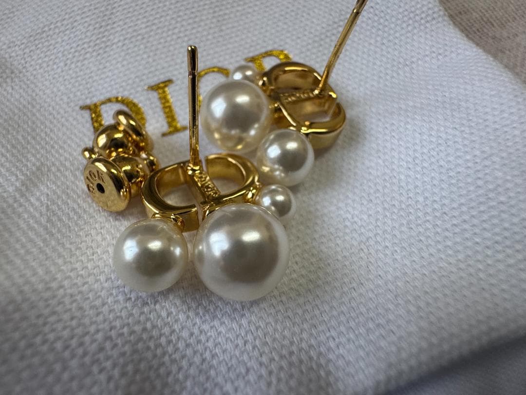 ゴールド CD ロゴ パールピアス