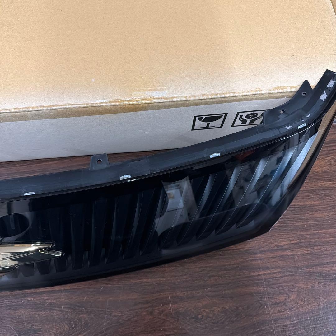 ハリアーフロントグリル ブラック