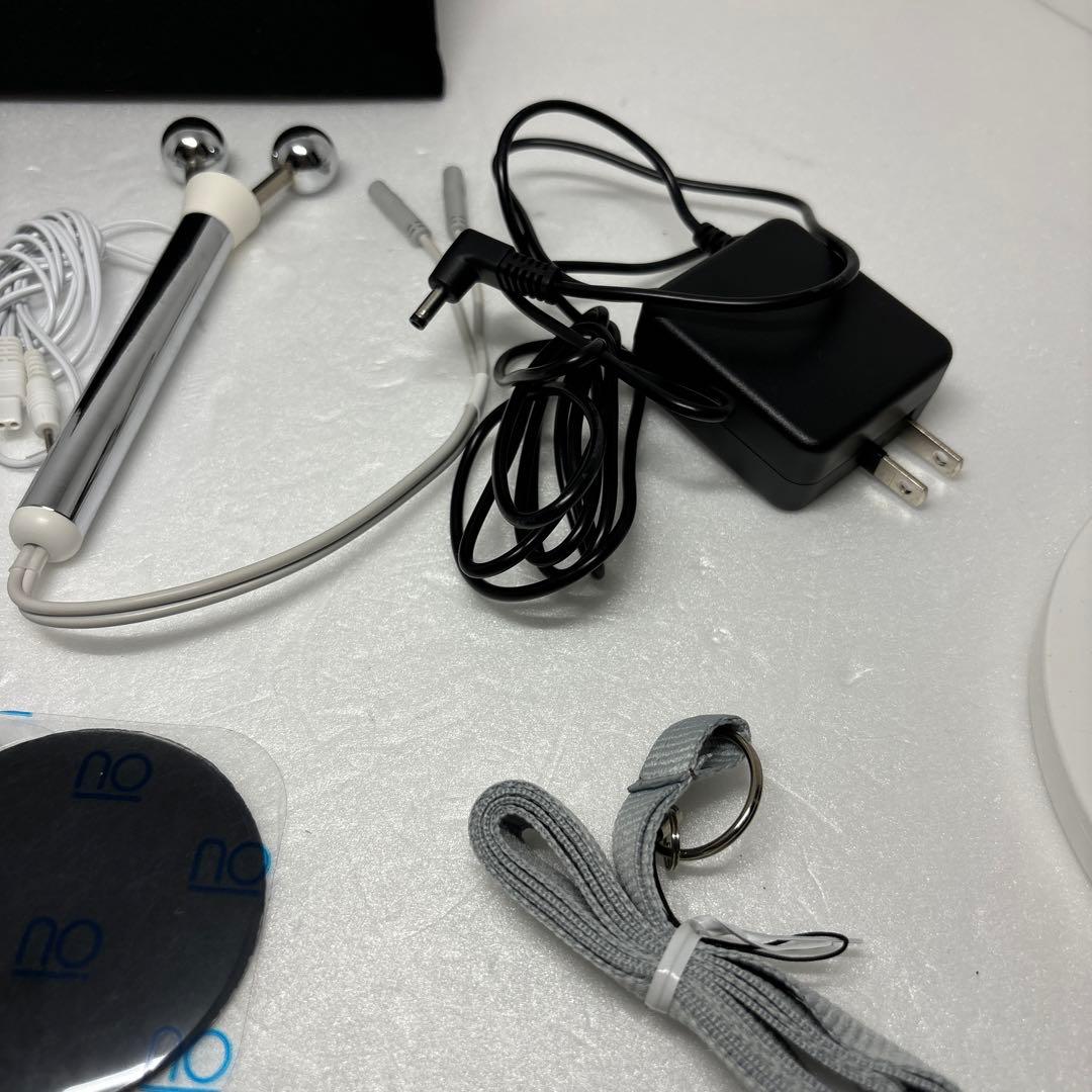 パルスクイーズプラス　美顔器　EMS ボディ＆フェイシャル　ラ・パルレ