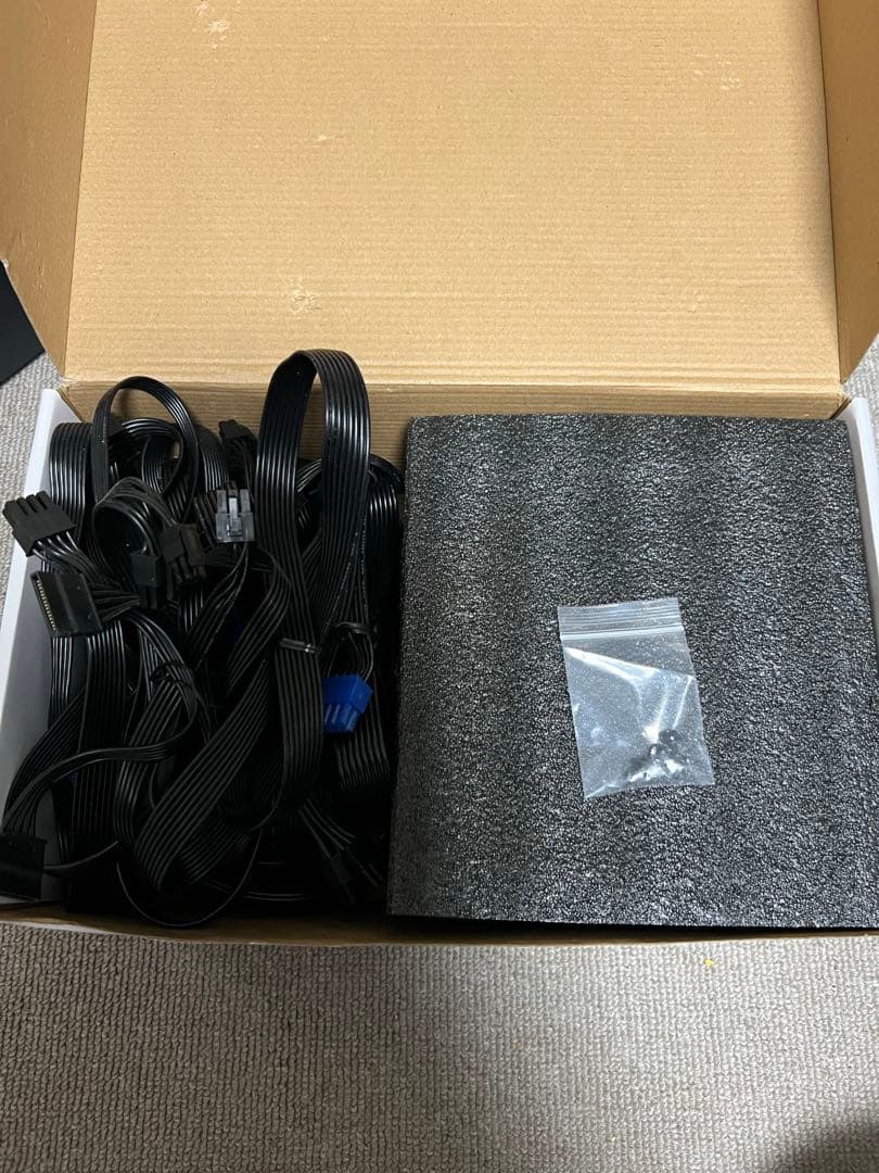 玄人志向 KRPW-GR1000W/90+ 1000W電源ユニット