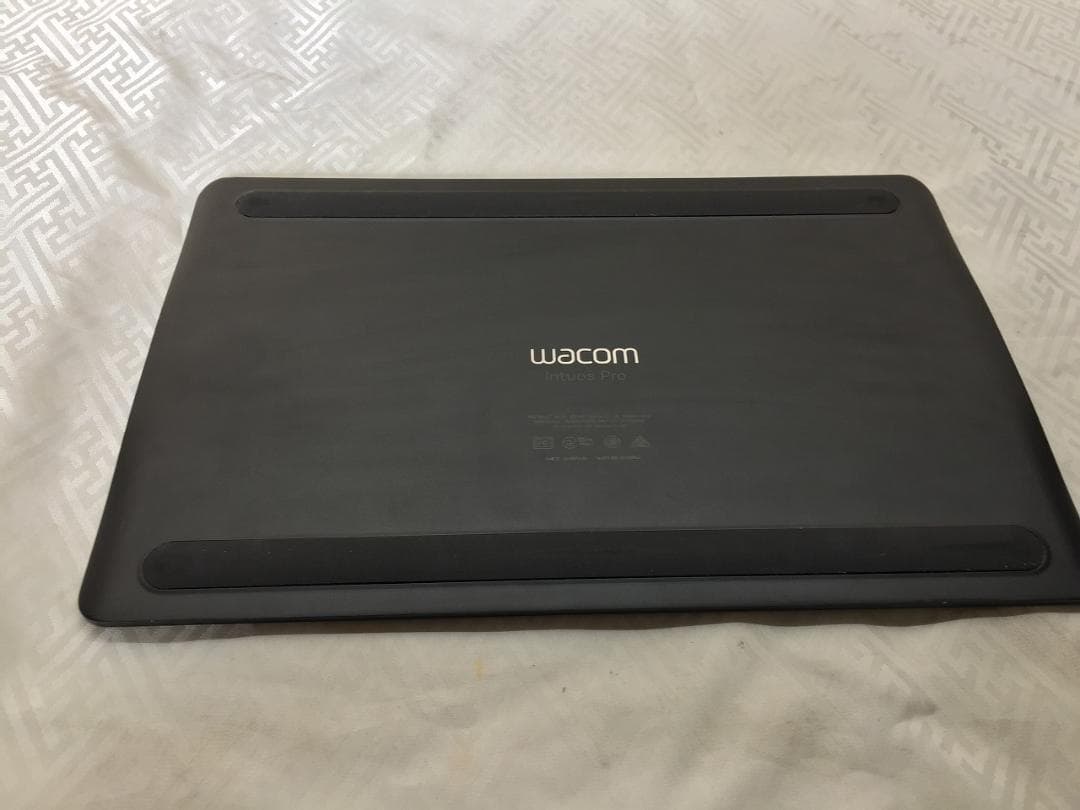 Wacom Intuos Pro PTH-660 ペンタブレット本体