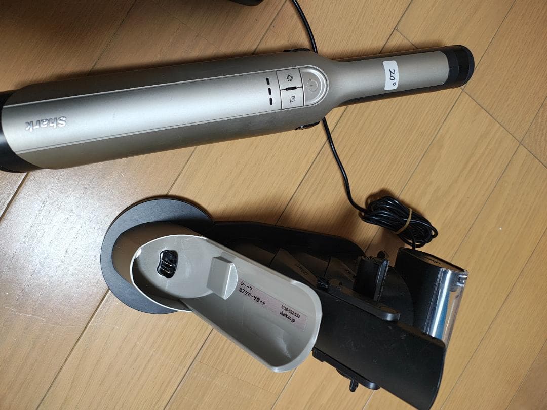シャーク★ハンディクリーナー★WV406JGG★バッテリー新品と同等★