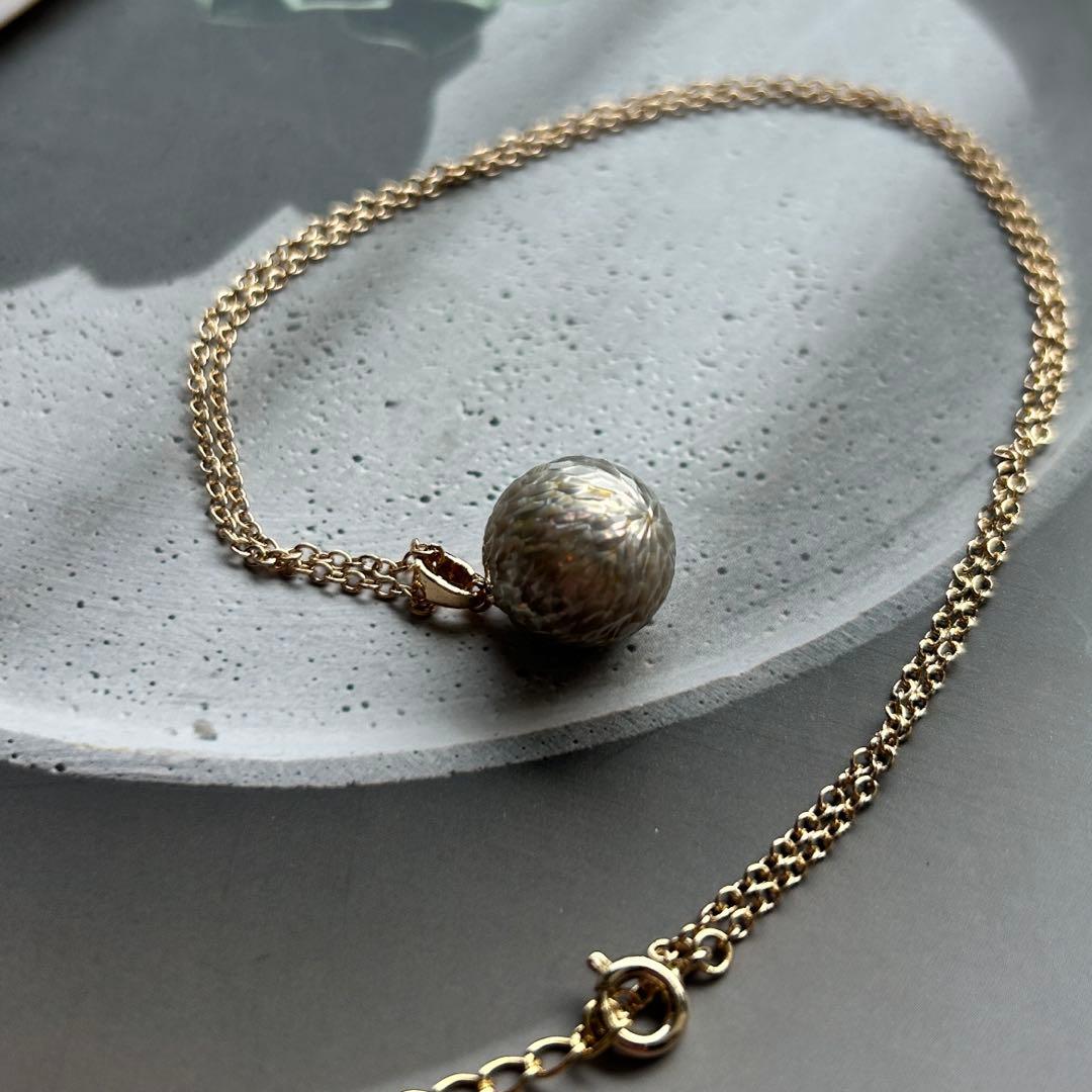 くにちゃん様おまとめ　カービングパールのネックレス　オイスターパールネックレス