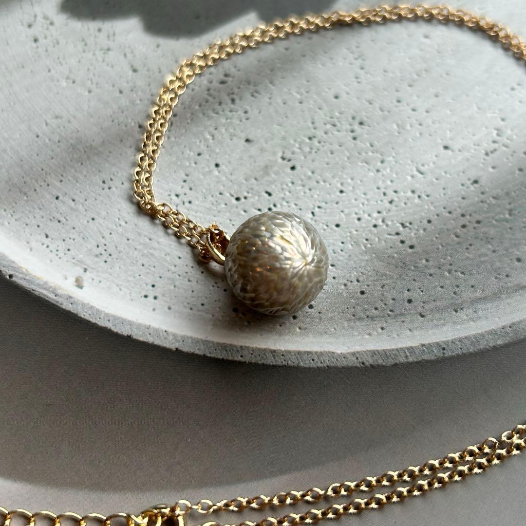 くにちゃん様おまとめ　カービングパールのネックレス　オイスターパールネックレス