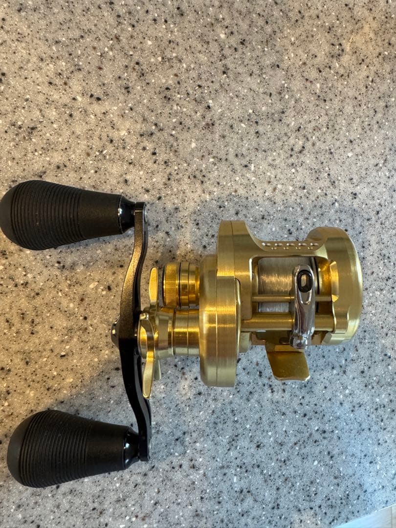 SHIMANOカルカッタコンクエスト100HG DRTバリアルハンドル付き