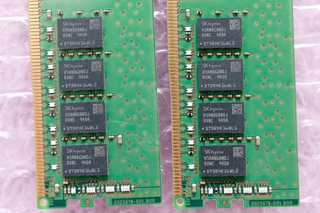 サンマックス製メモリー（DDR4 PC4-25600 8GB 2枚組　箱付）