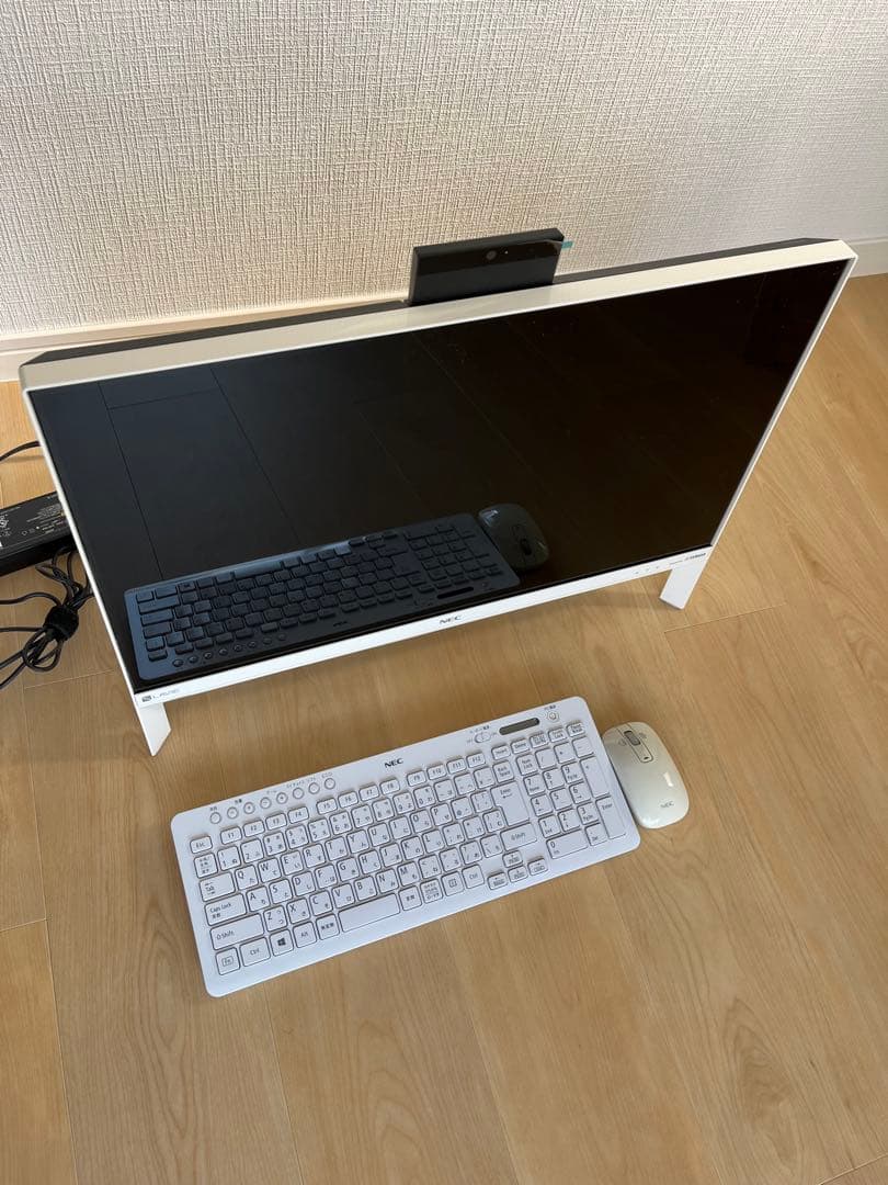美品 NEC LAVIE Core i7 オールインワン PC-DA700KAW