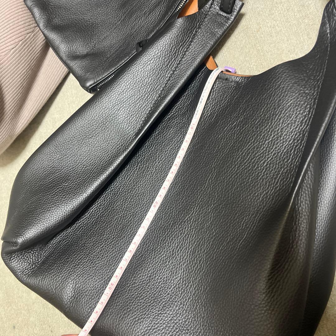 GIANNI CHIARINI 黒の肩掛けバッグ