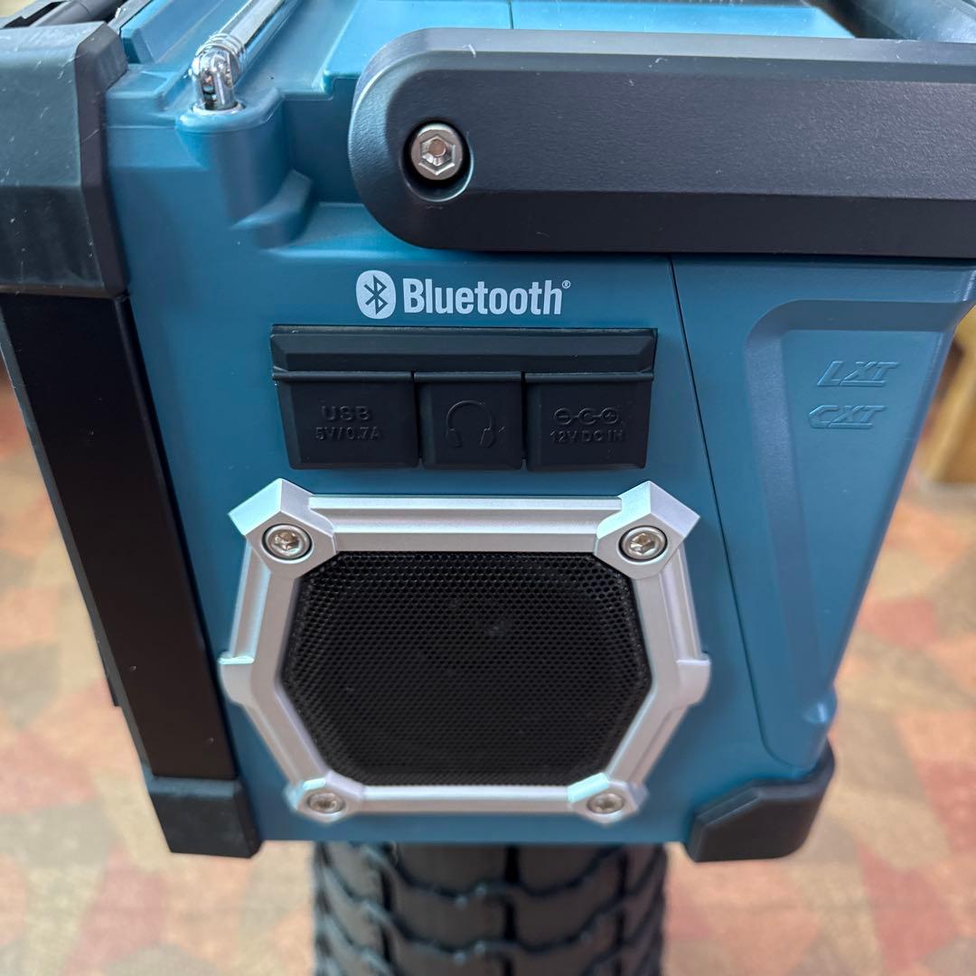 マキタ充電式ラジオ付きテレビ モデルTV100