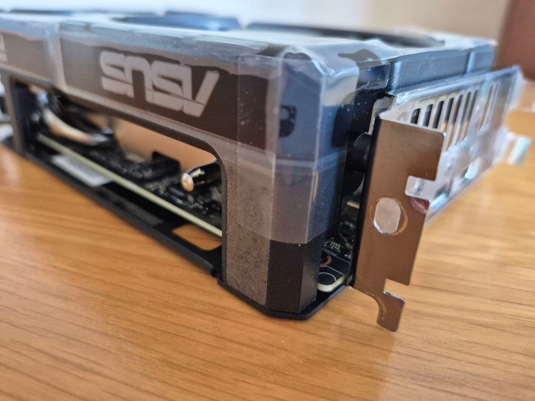 美品 ASUS Dual Radeon RX 9060 XT 8GB