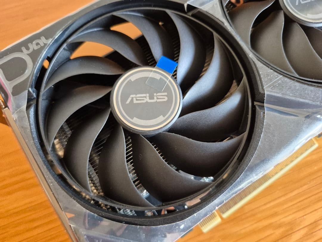 美品 ASUS Dual Radeon RX 9060 XT 8GB