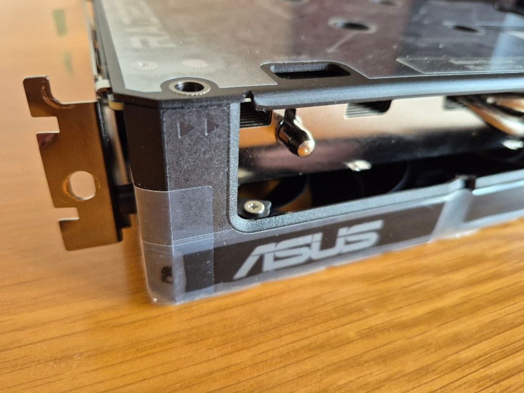 美品 ASUS Dual Radeon RX 9060 XT 8GB