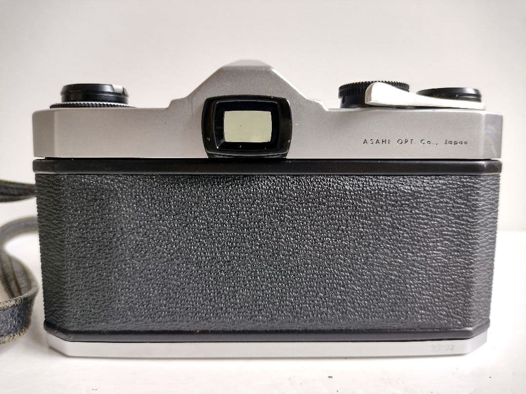 142【匿名配送】 ペンタックス SP 一眼レフ フィルムカメラ 露出計OK