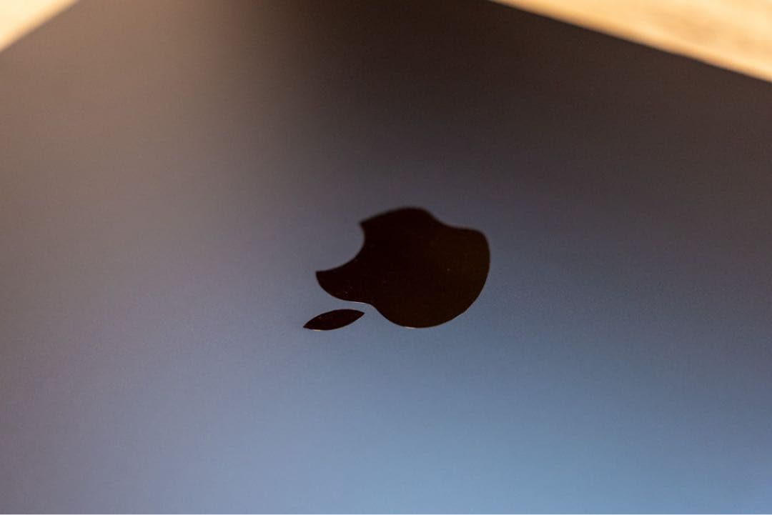 美品 MacBook Air M2 13インチ 256GB バッテリー100%