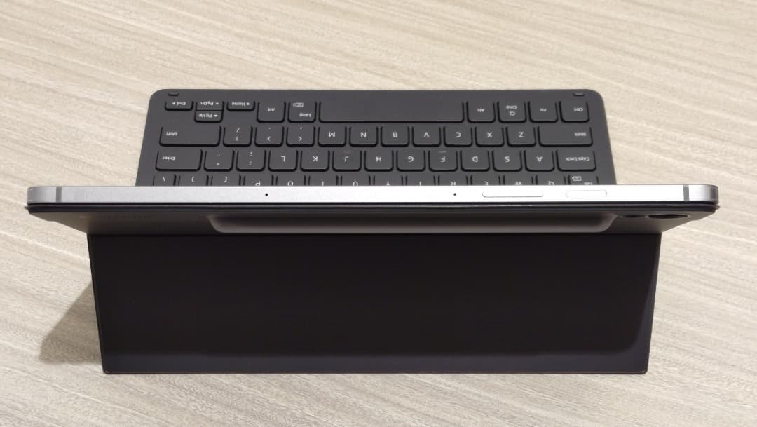 【美品】Galaxy Tab S9 FE本体 + 純正キーボード + S Pen