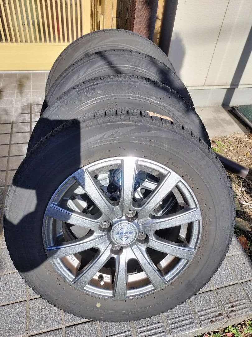 送料無料 美品【14インチ4本】【バリ溝】【165/70R14】ブリザックVRX