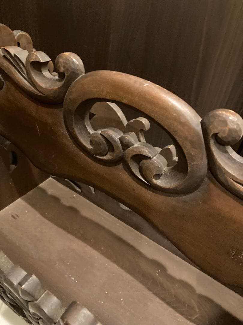 希少　ヨーロッパデザイン　木製彫刻マガジンラック