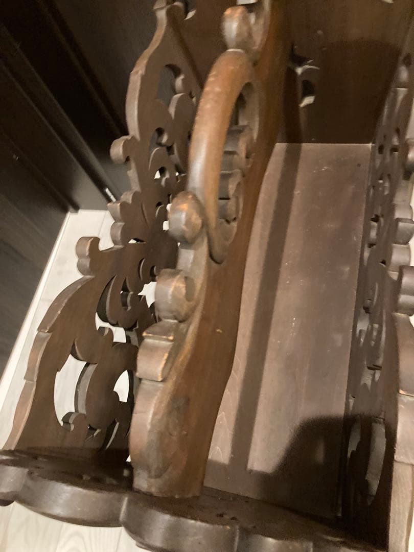 希少　ヨーロッパデザイン　木製彫刻マガジンラック