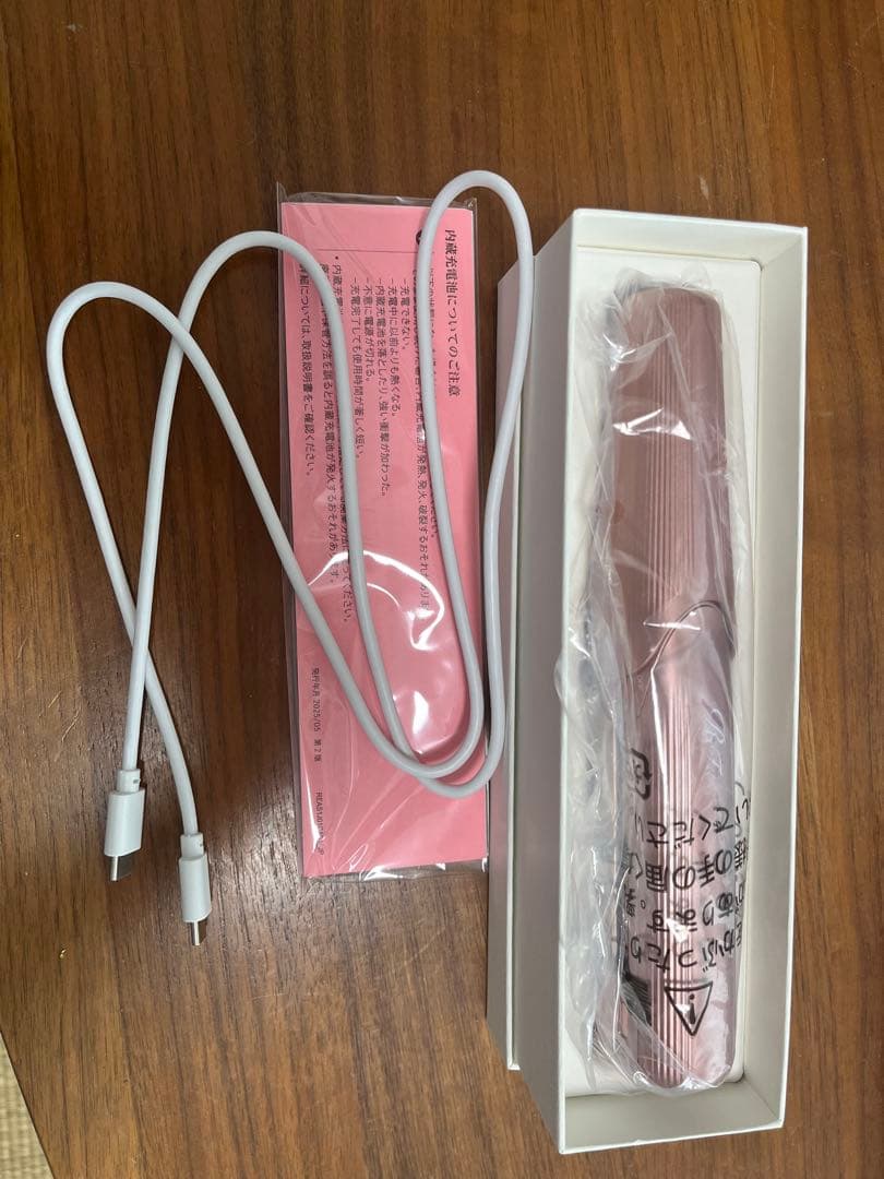 2025年12月購入　ReFa フィンガーアイロン ピンク