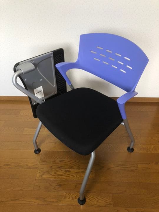 A3サイズの大きなテーブル付き椅子　送料込み