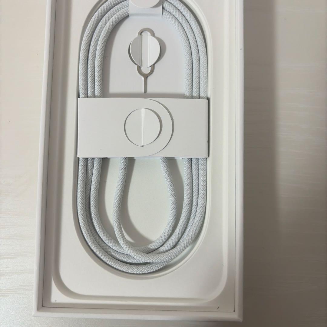 お値下げ！ iPhone 16e本体　ケース　保護フィルムセット