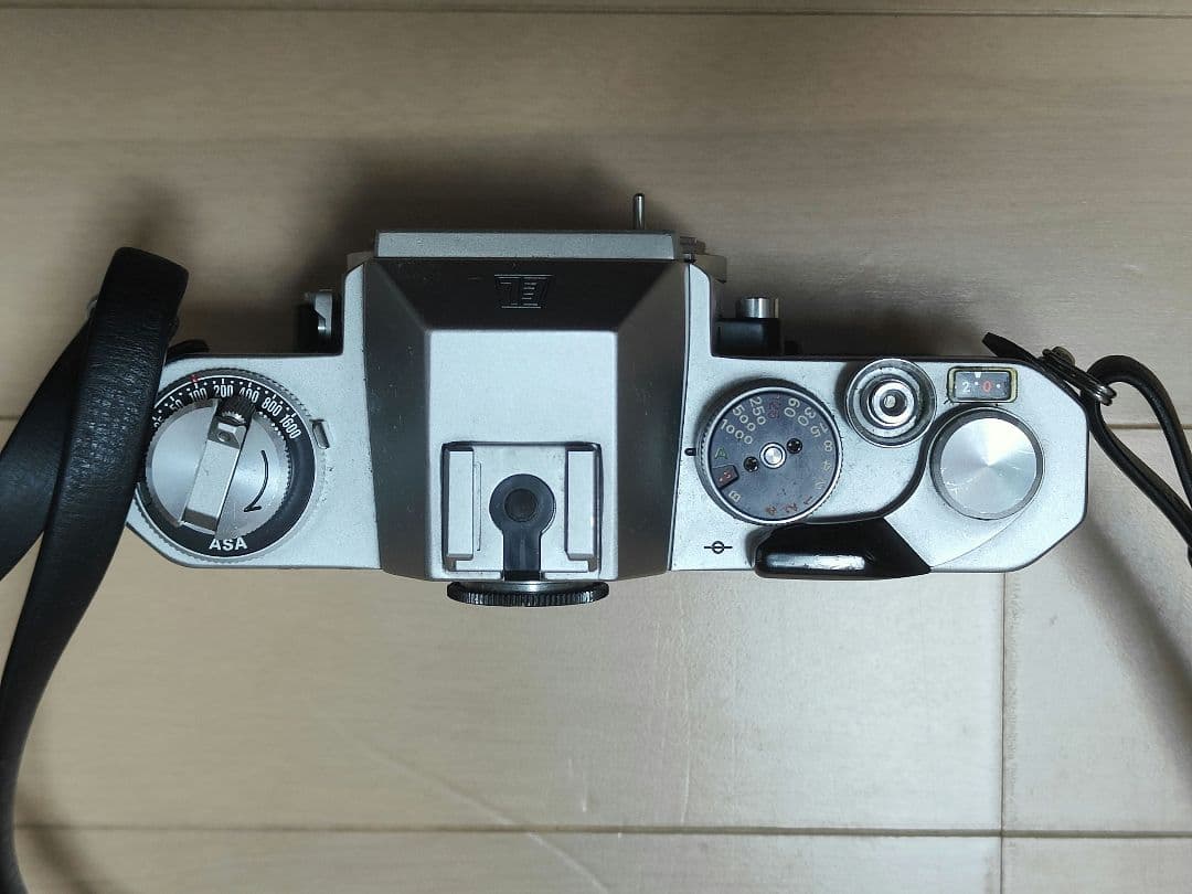 Nikomat EL フィルム一眼レフカメラ、 レンズ、ストロボ　3点セット