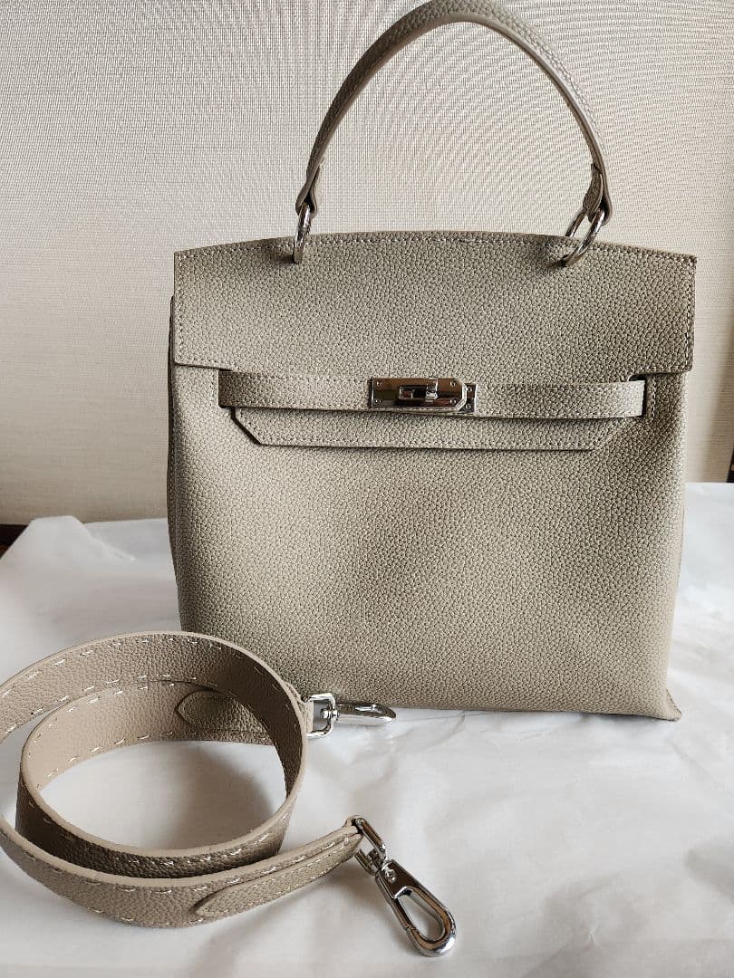 ★☆ so4store デボネア スモール ハンドバッグ　グレージュ