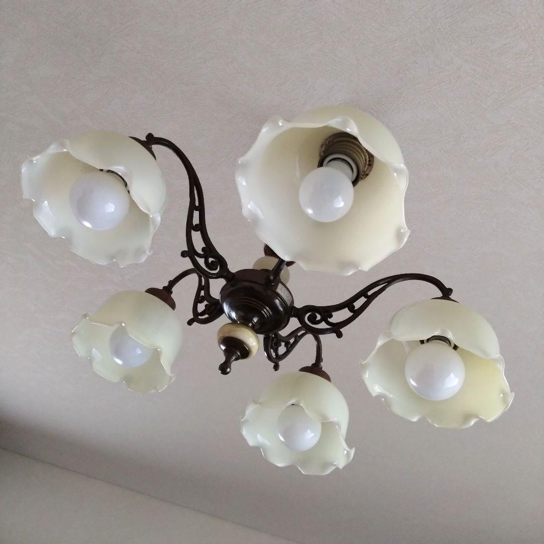 【ルパンヒデロウ様お取り引き品】フラワーモチーフ アンティーク シャンデリア