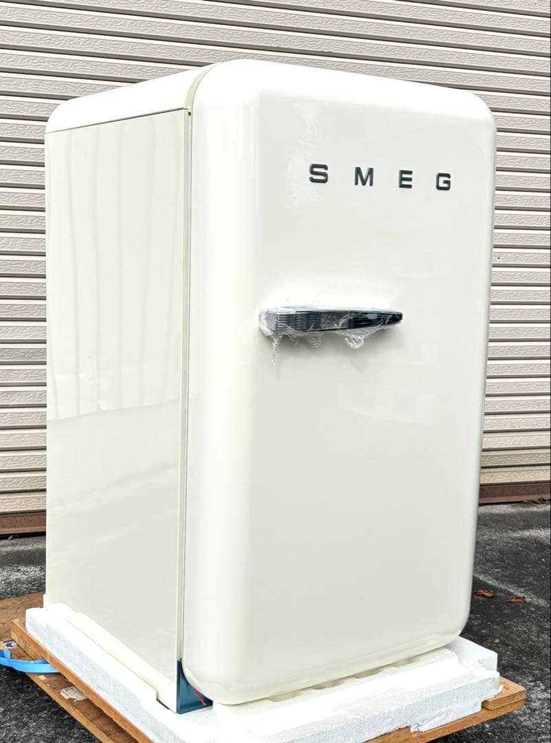 ★未使用★ SMEG社製冷蔵庫 クリーム 100V FAB10RP 右ヒンジ