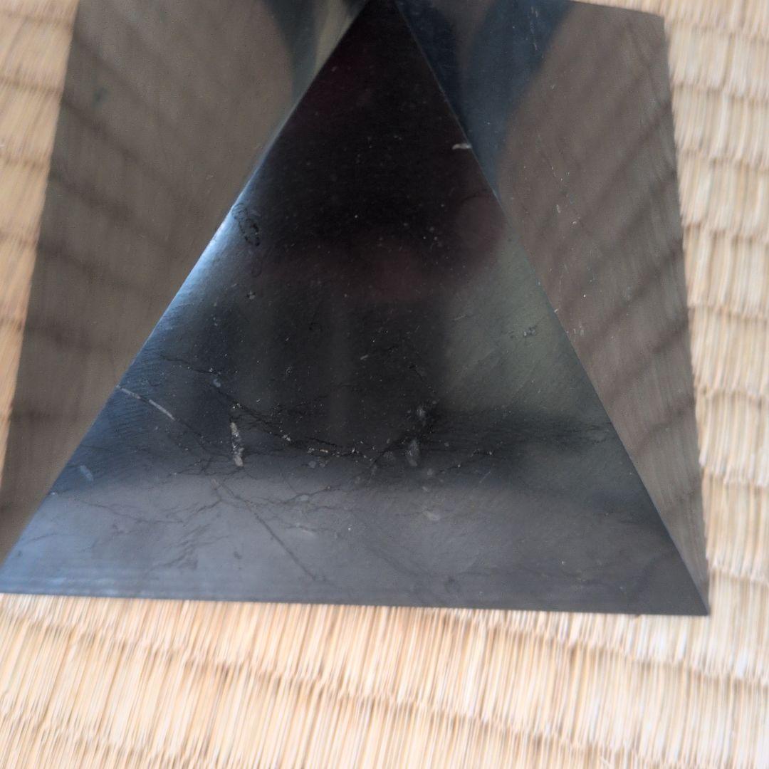 シュンガイト 四方約10cm高さ約7.5cm