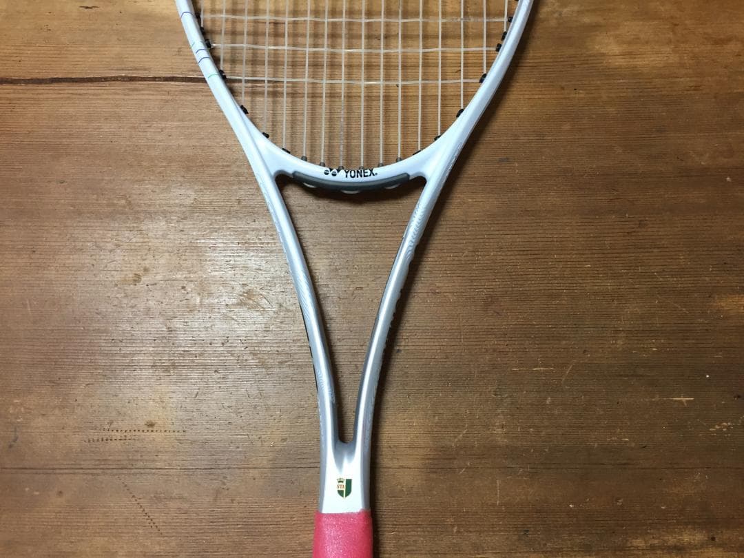 名器 美品　YONEX　NANOFORCE　8V　REV　傷わずか