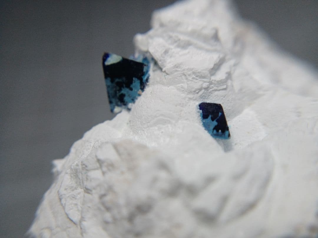 ご*う様 国産鉱物　逸見石　7.5mm　原石　ヘンミライト　鉱物標本