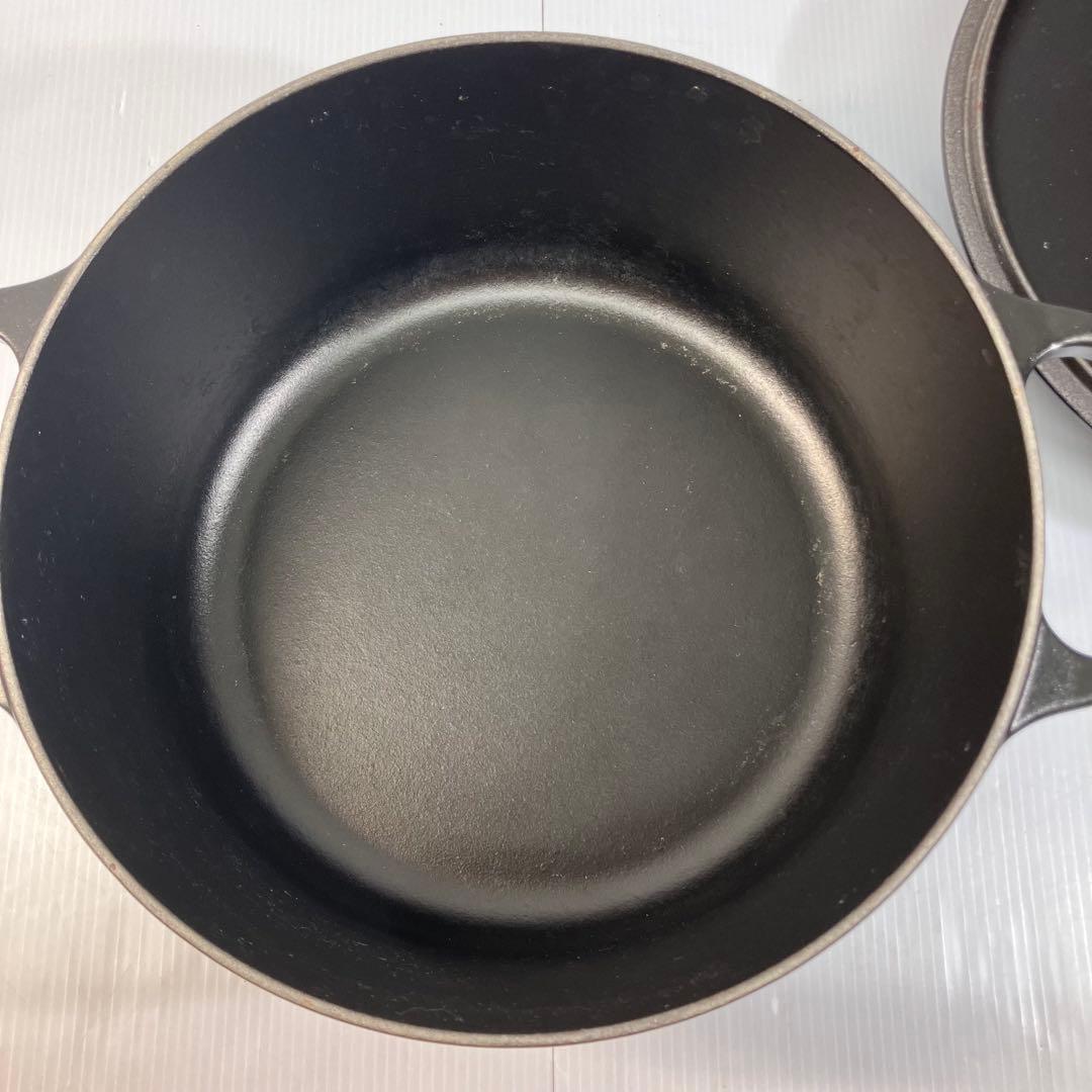 【LE CREUSET/ル・クルーゼ】ココット・ロンド 24㎝　マットブラック
