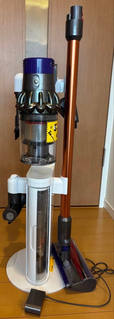 ダイソンSV12コードレスクリーナースタンド付きジャンク品