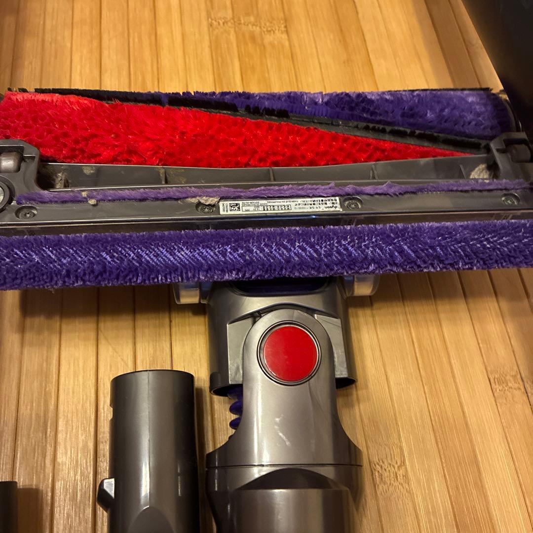 Dyson V10 掃除機 充電器付き