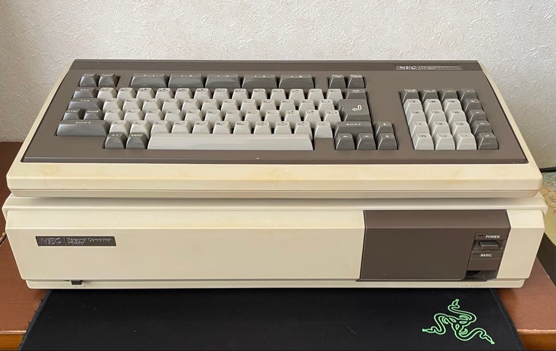 PC-8801 本体とキーボード