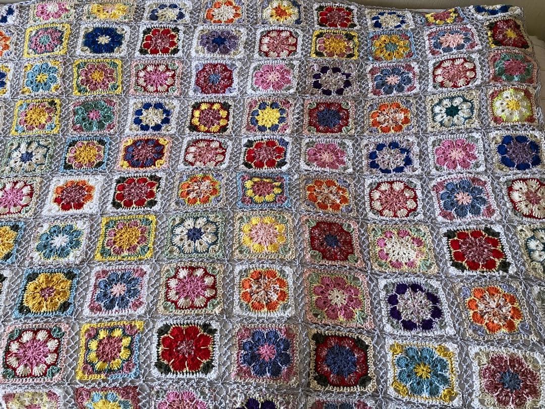 8月末までセール！　寄付対象品♪ モチーフ編み　ベッドカバー