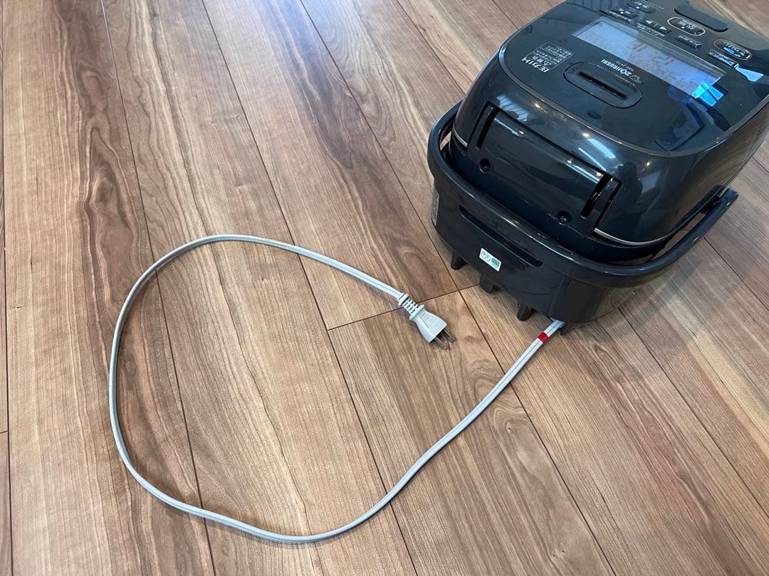 【訳あり美品】象印圧力IH炊飯器 極め炊き5.5合 NW-JY10-2022年製