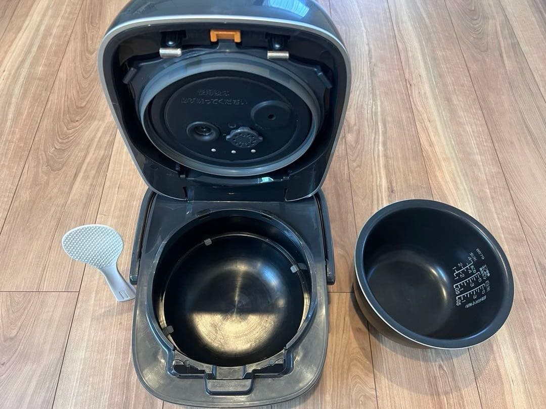 【訳あり美品】象印圧力IH炊飯器 極め炊き5.5合 NW-JY10-2022年製