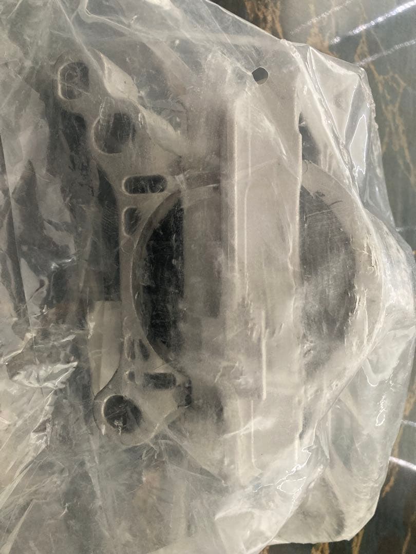 エンジン取付ブラケットボルボ V40 フォード　マウント