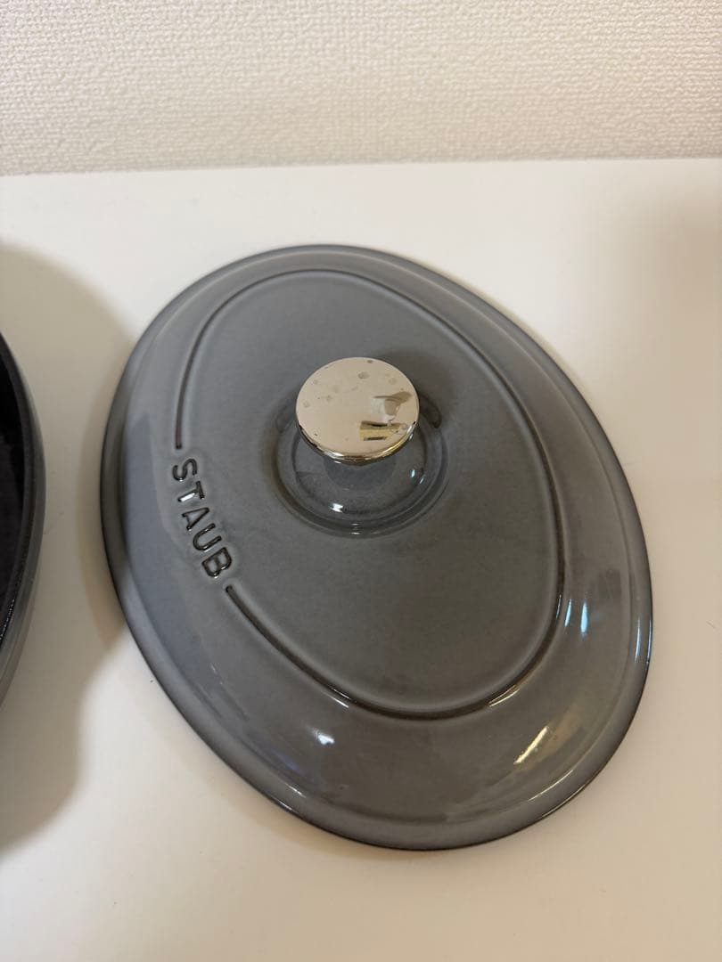 ストウブ オーバルホットプレート（蓋付）　23cmグレー