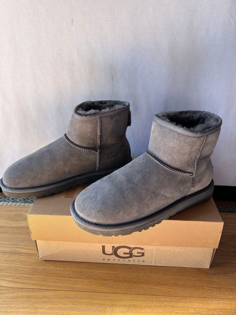 UGG ⭐︎クラシックミニ⭐︎グレー６サイズ23.0⭐︎ ムートンブーツ