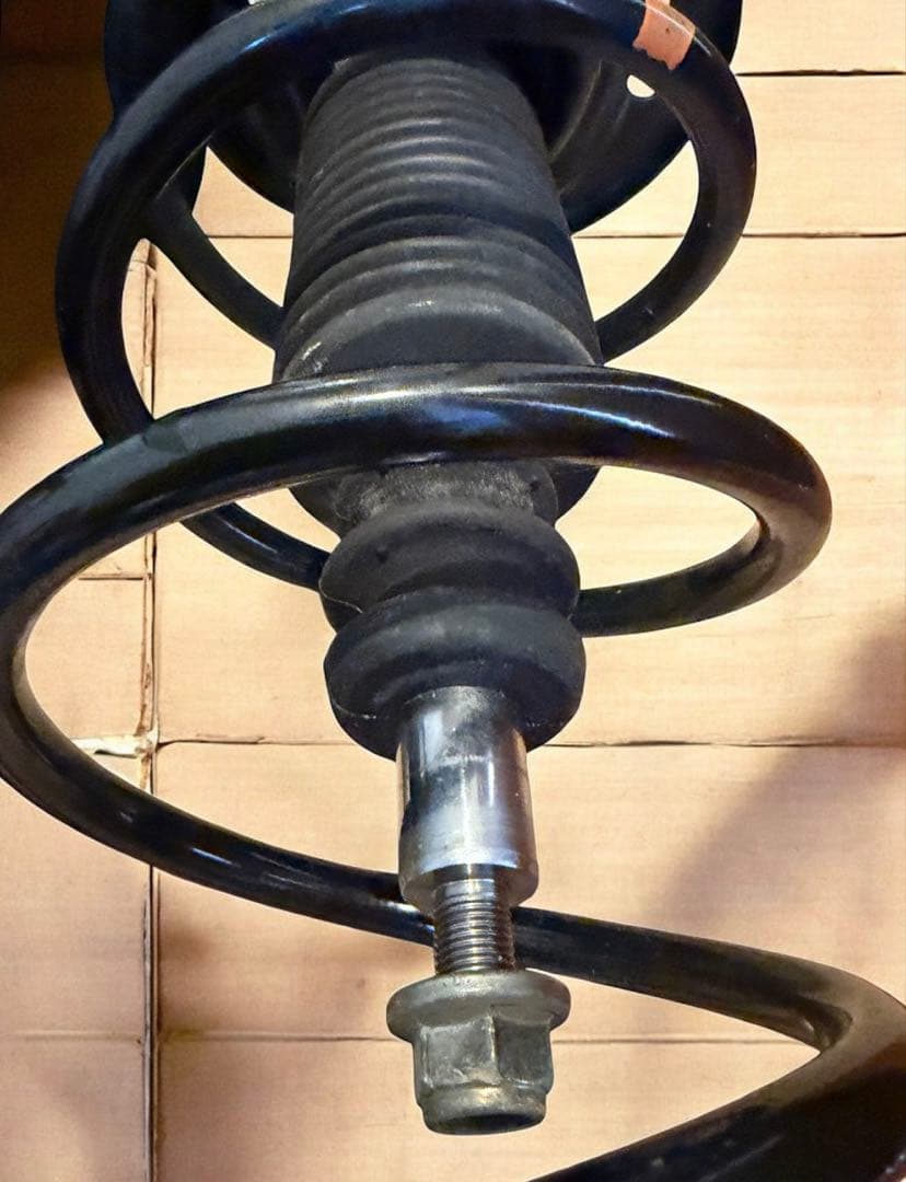 日産リーフ　AZE0　純正サスペンションキット ブーツ破れ無し