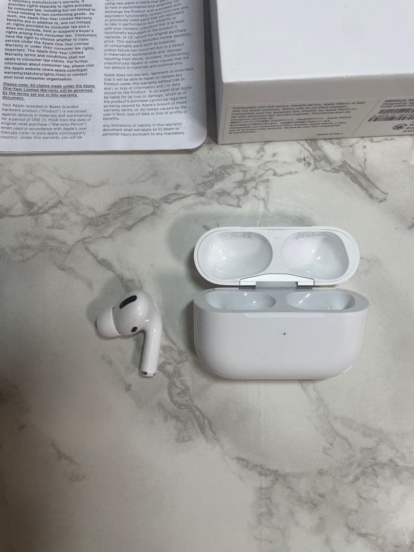 ヘッドホン Apple AirPods pro
