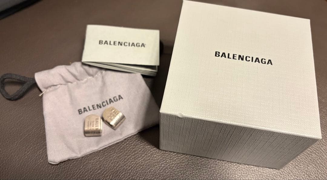 BALENCIAGA メタル ピアス(両耳用)
