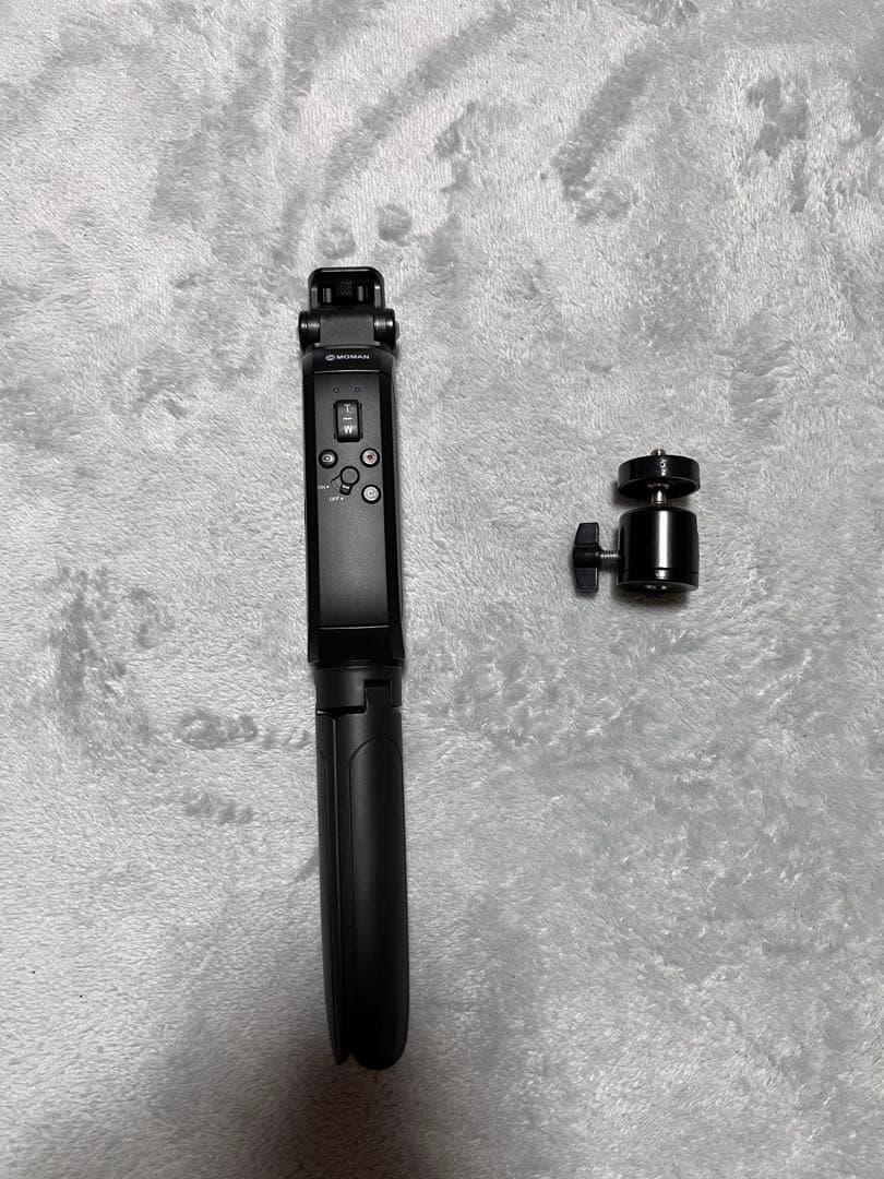 MOMAN 自撮り棒・三脚 リモコン付き