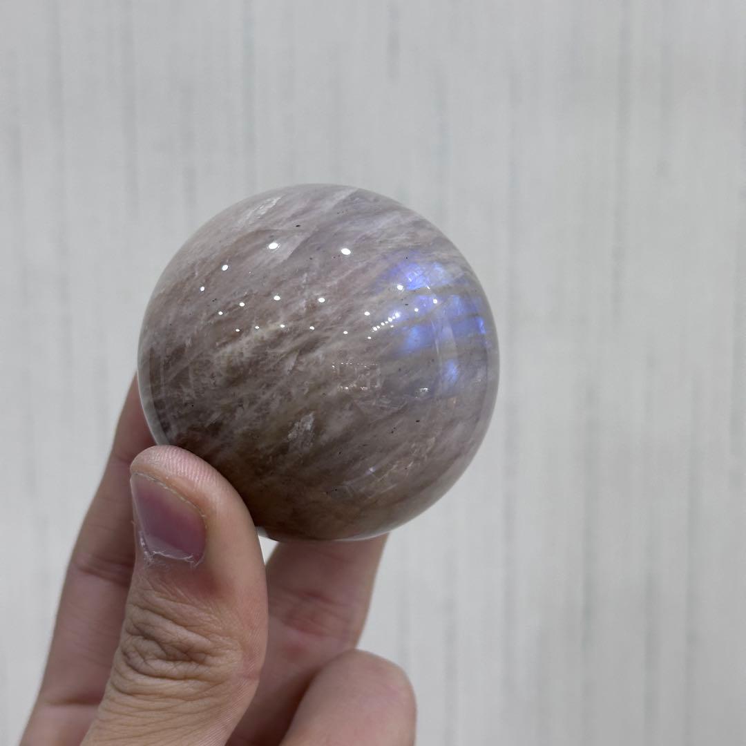 天然石ムーンストーンのでスフィア　丸玉　置物G.271