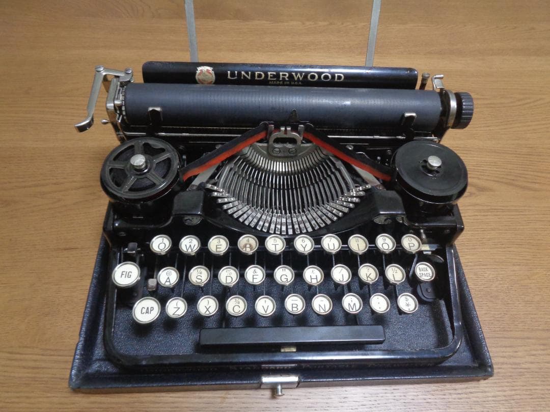 専用　実働品　UNDERWOOD PORTABLE 3BANK タイプライター