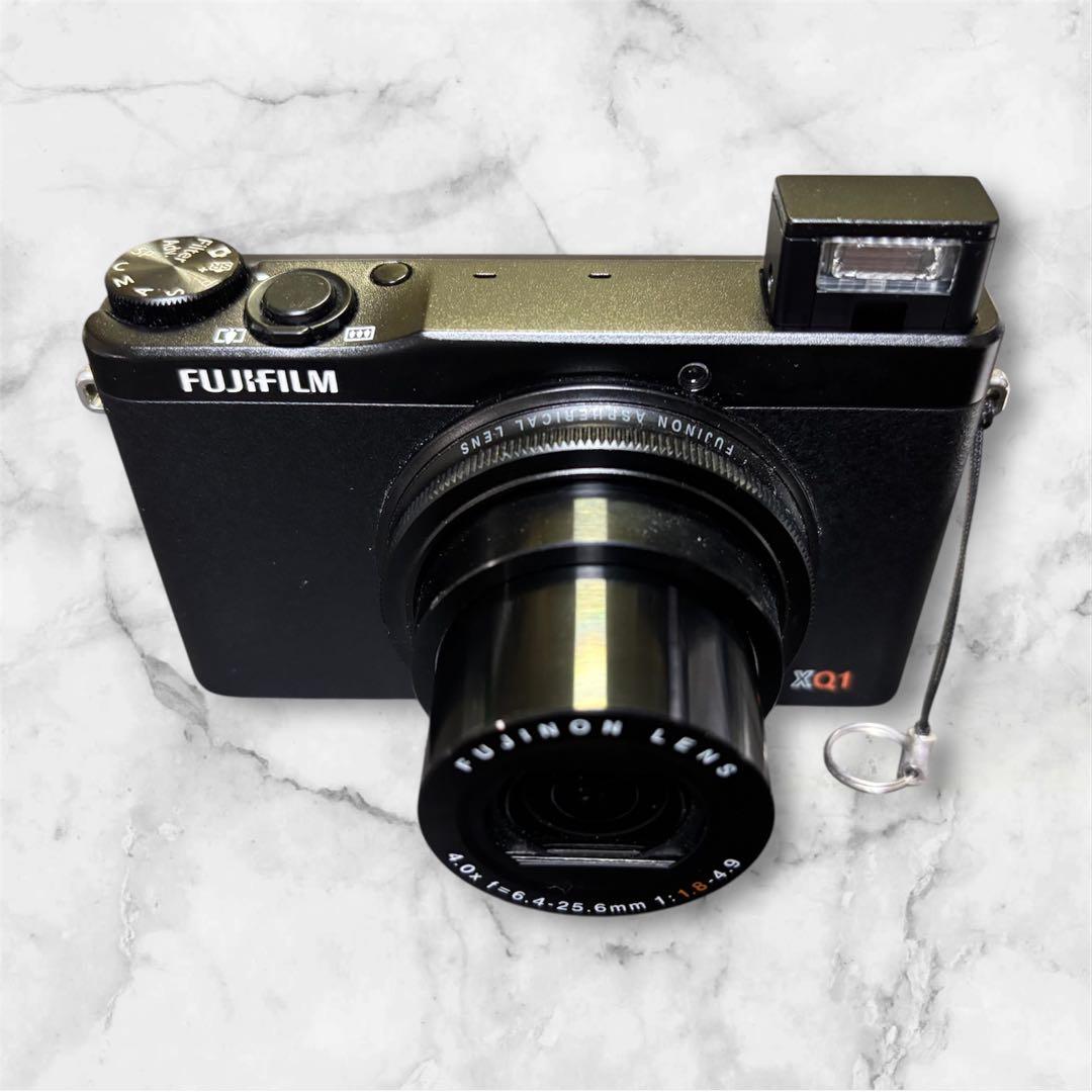 「美品」FUJIFILM XQ1 コンパクトデジタルカメラ